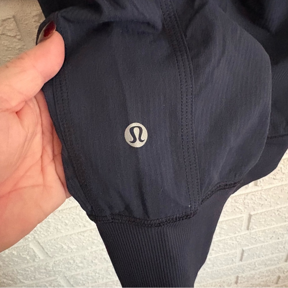 Lululemon Crops - Picture 5 of 6
